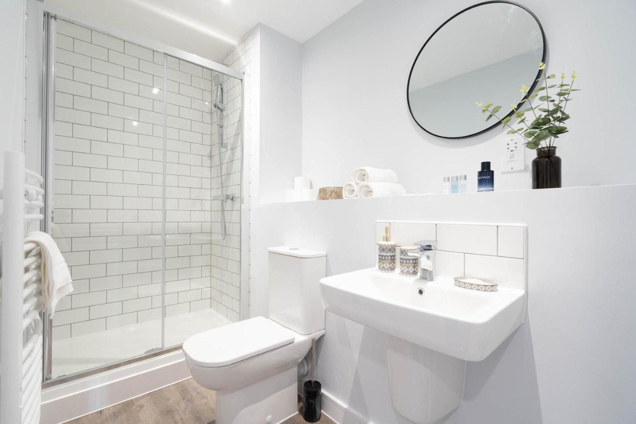Caliber Stays Apartments & Homes - The Aphrodite Suite- 2 Bedroom Apartment - City Centre - Free Netflix & Rooftop Skyline Views Birmingham Extérieur photo